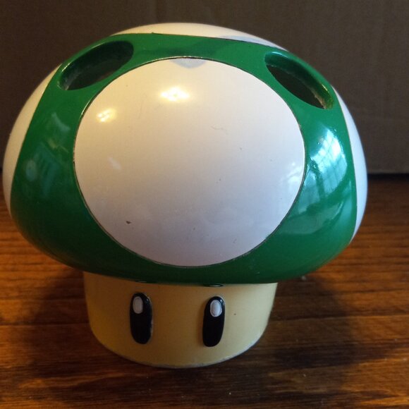 Nintendo Super Mario Mushroom Tooth Brush  Toothbrush Holder 2012 - Picture 1 of 6